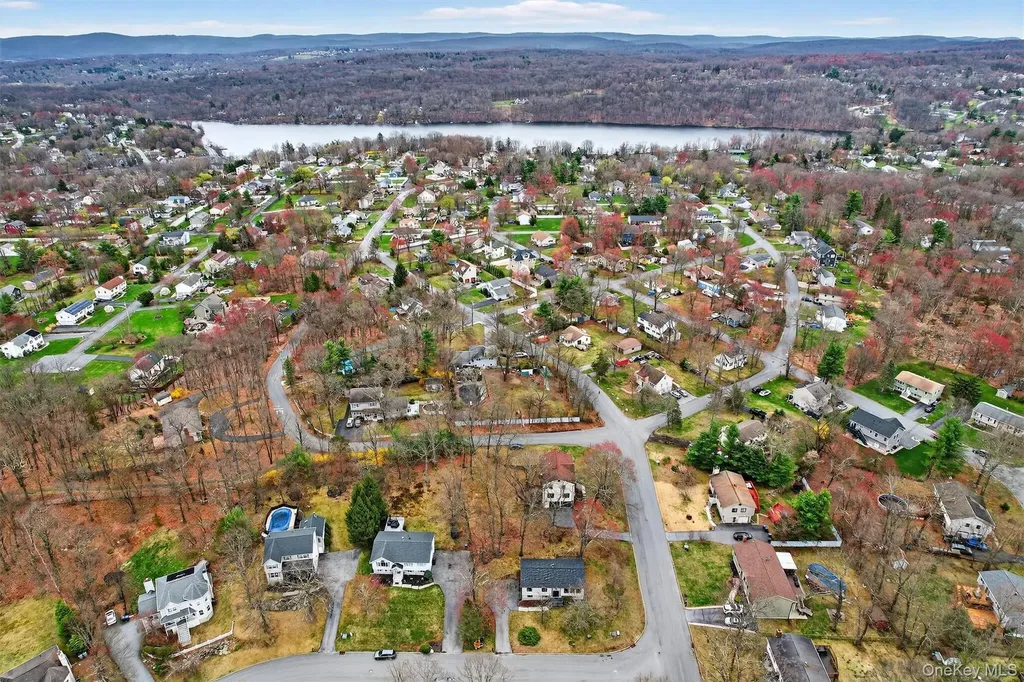 22 Cambridge Circle Monroe NY 10950