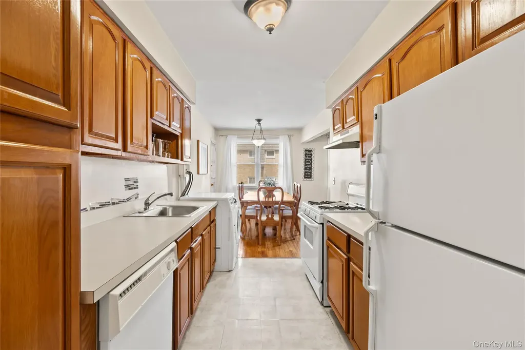 180 Kearsing Parkway Monsey NY 10952