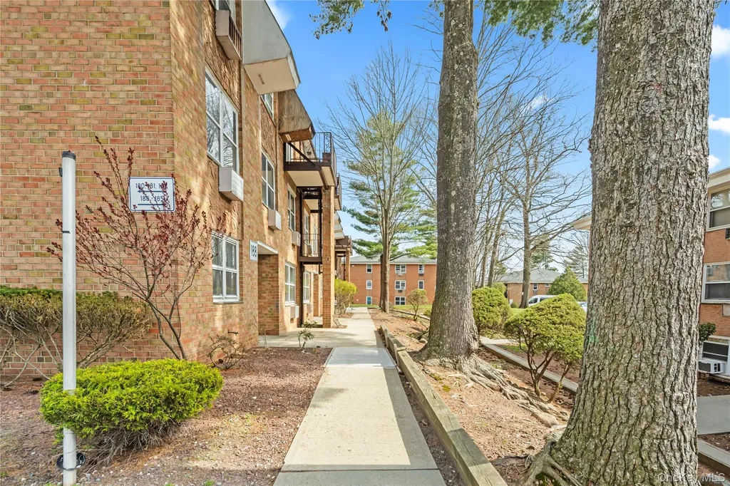 180 Kearsing Parkway Monsey NY 10952