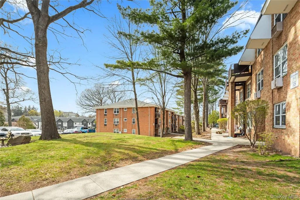 180 Kearsing Parkway Monsey NY 10952