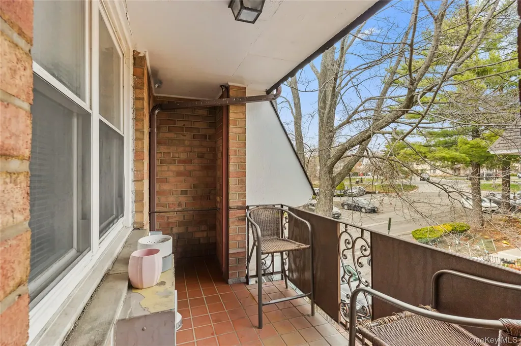 180 Kearsing Parkway Monsey NY 10952