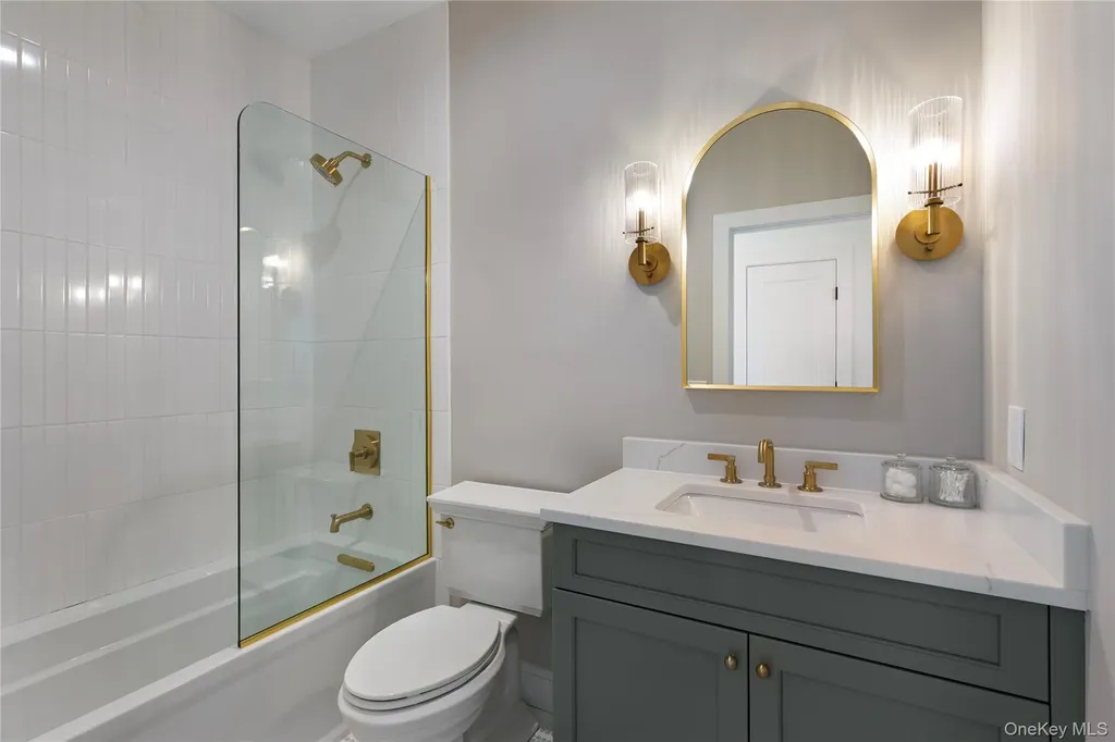 118 Juniper Lane Yaphank NY 11980