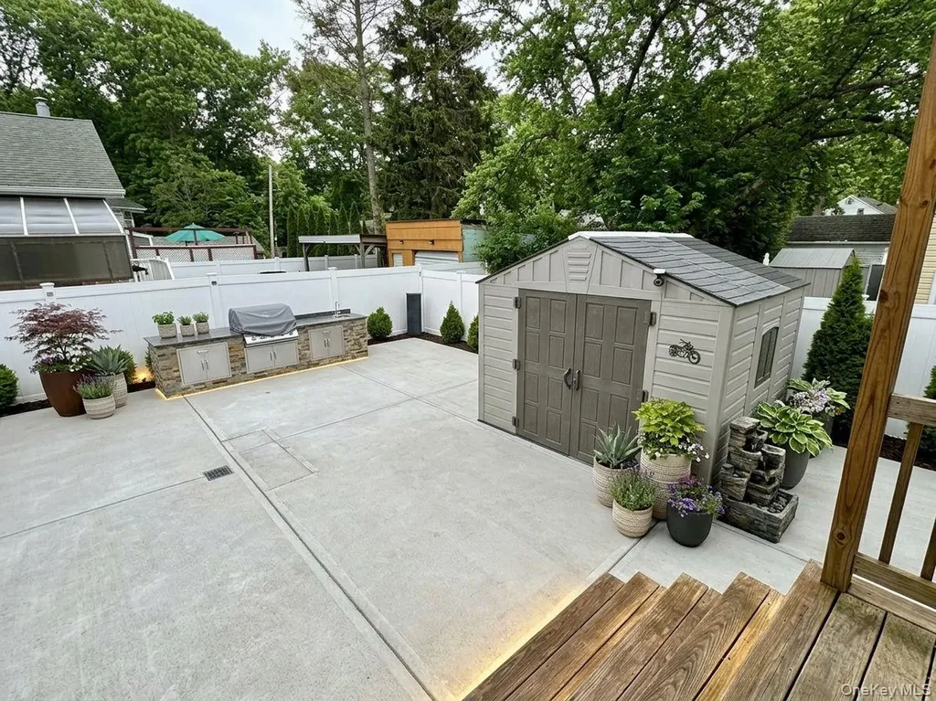 599 Park Avenue West Hempstead NY 11552