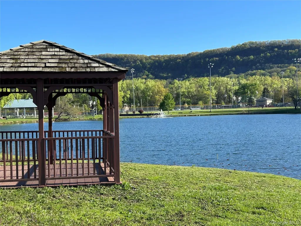 18 Maple Avenue Garnerville NY 10923