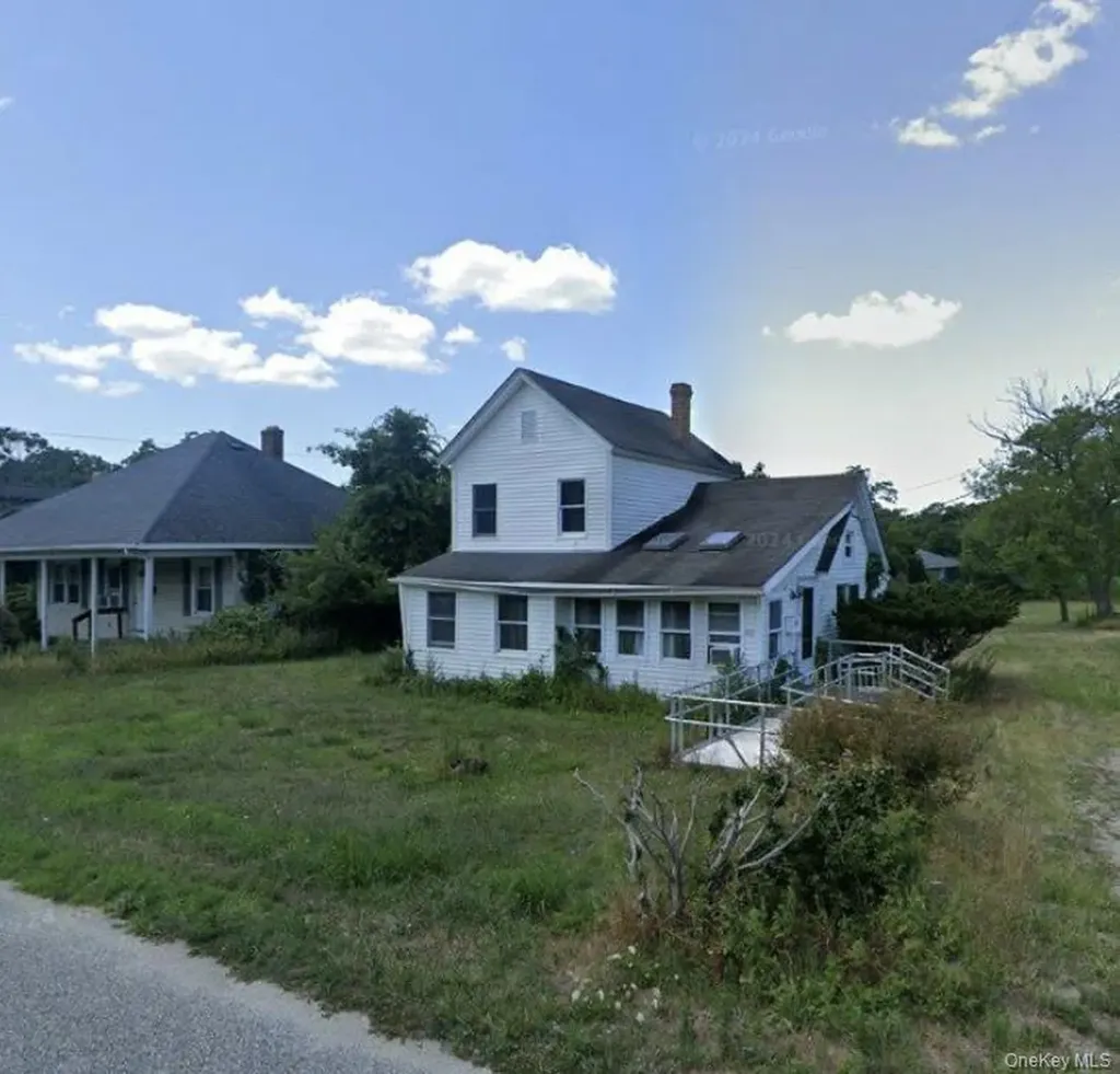 84 Chapel Avenue East Patchogue NY 11772