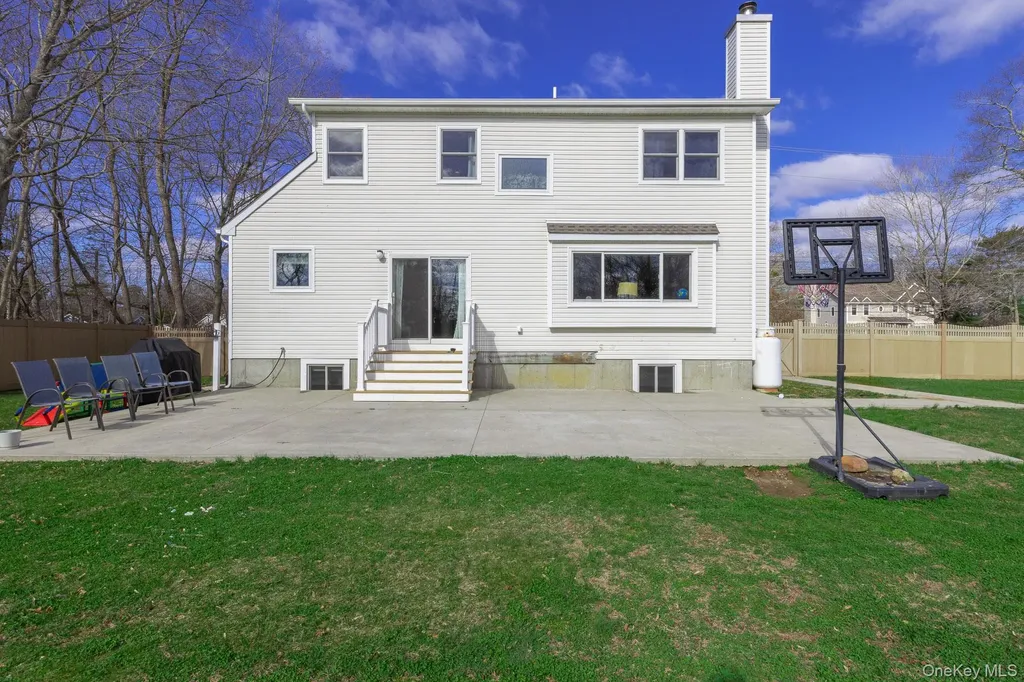503 Weeks Avenue Manorville NY 11949