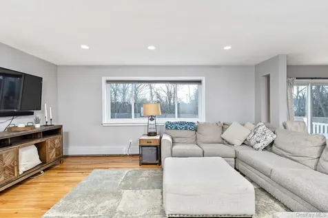 503 Weeks Avenue Manorville NY 11949