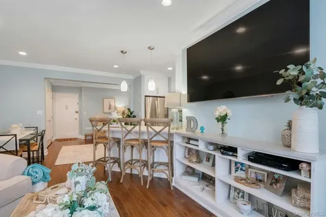 101 Old Mamaroneck Road White Plains NY 10605