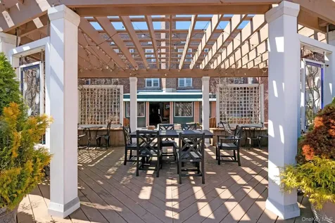 101 Old Mamaroneck Road White Plains NY 10605