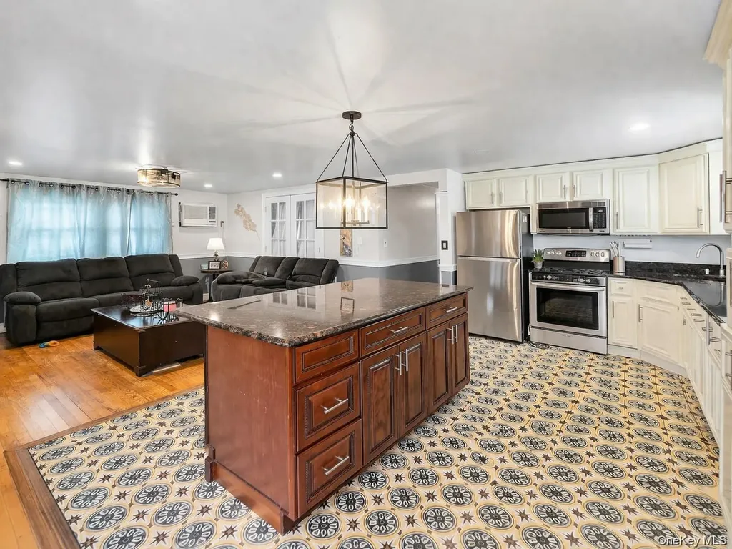 30 Norfolk Drive E Elmont NY 11003