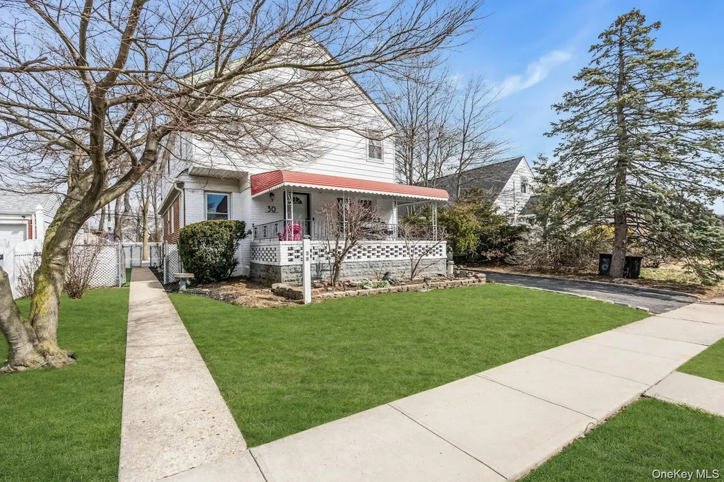 30 Norfolk Drive E Elmont NY 11003