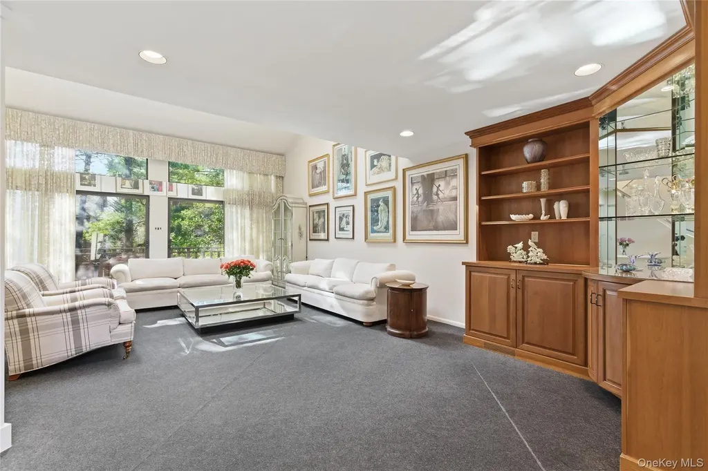 30 Yale Drive Manhasset NY 11030