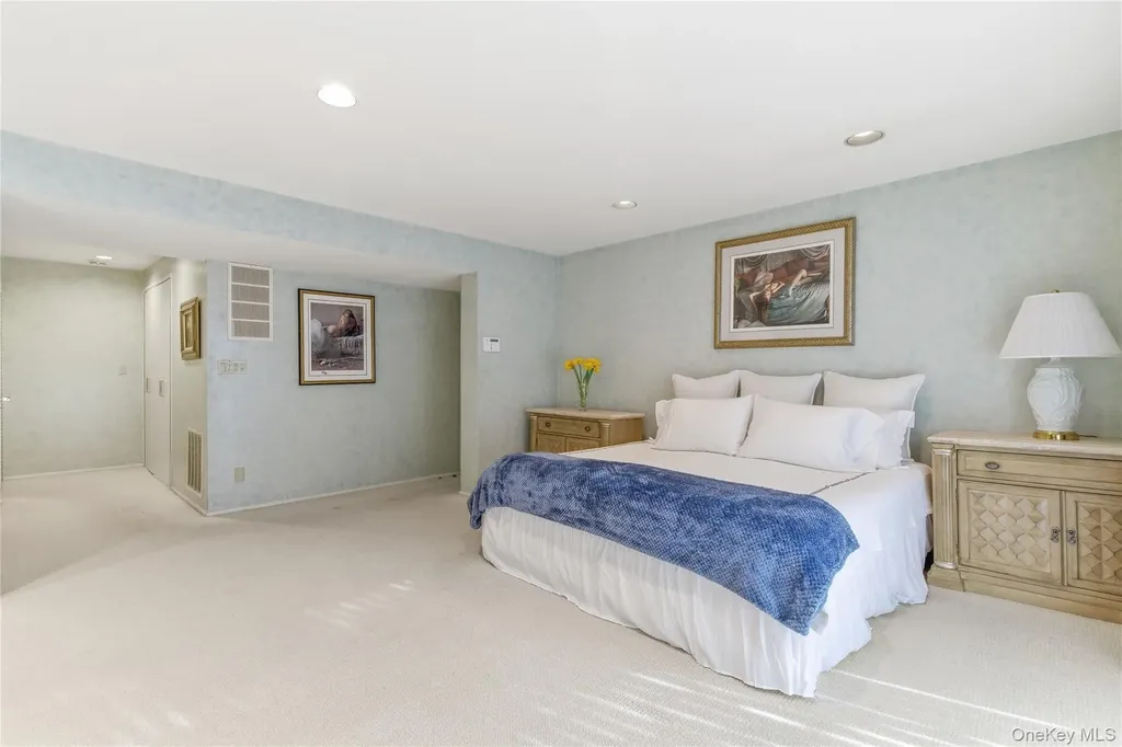 30 Yale Drive Manhasset NY 11030