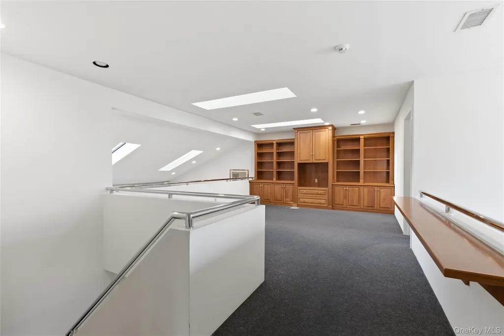 30 Yale Drive Manhasset NY 11030