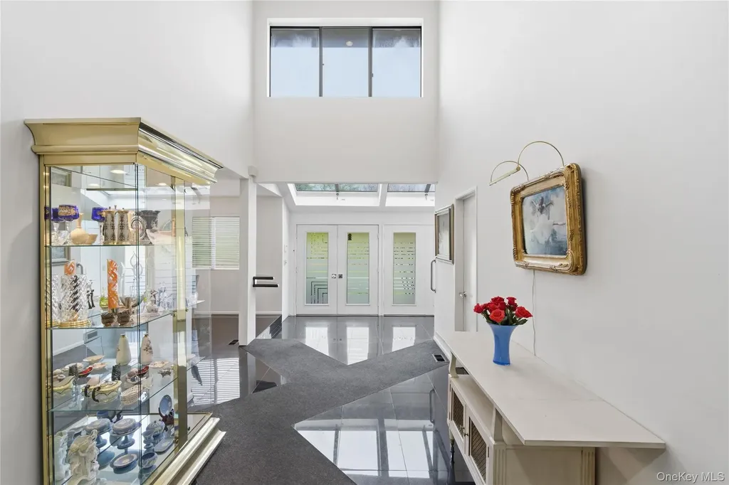 30 Yale Drive Manhasset NY 11030