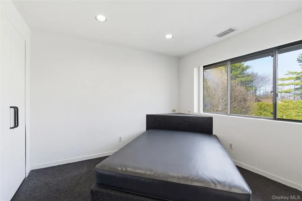 30 Yale Drive Manhasset NY 11030