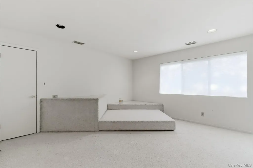 30 Yale Drive Manhasset NY 11030