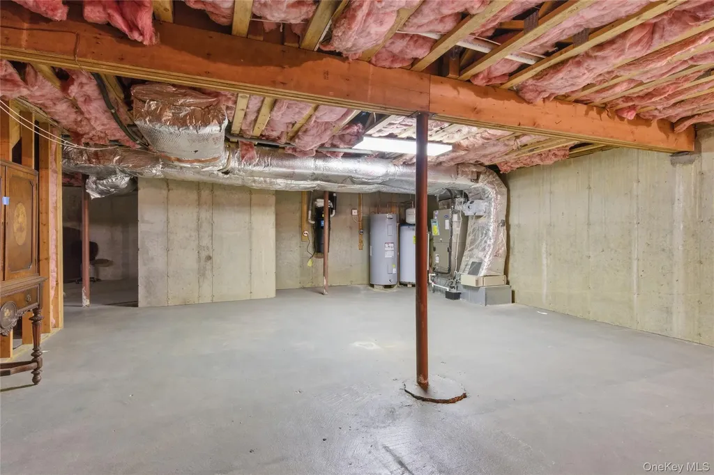 30 Yale Drive Manhasset NY 11030
