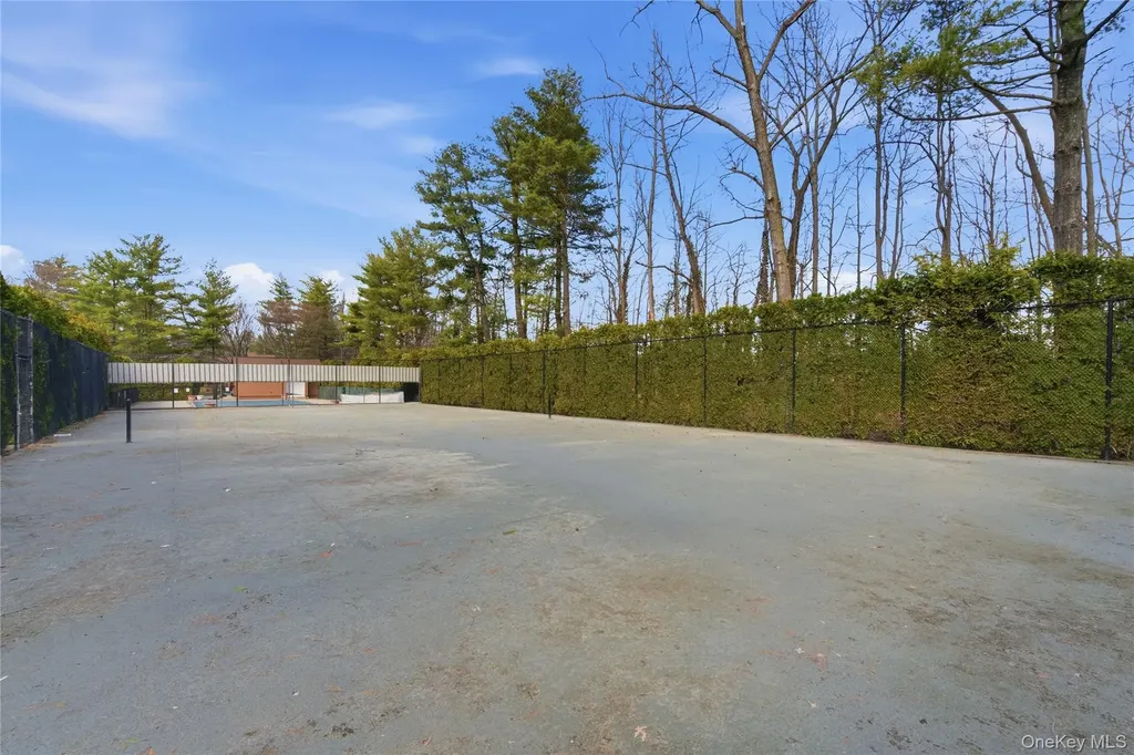 30 Yale Drive Manhasset NY 11030