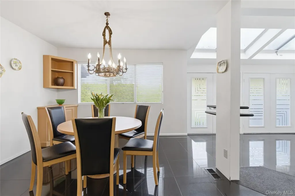 30 Yale Drive Manhasset NY 11030