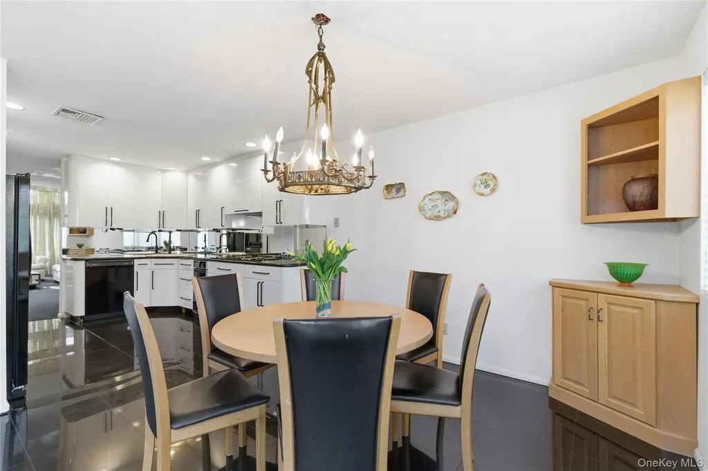 30 Yale Drive Manhasset NY 11030