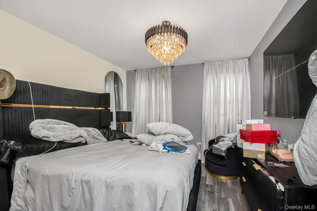 819 E 223rd Street Bronx NY 10466