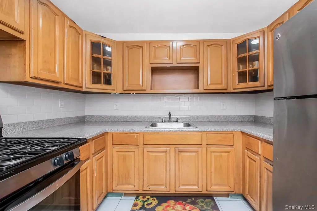 819 E 223rd Street Bronx NY 10466