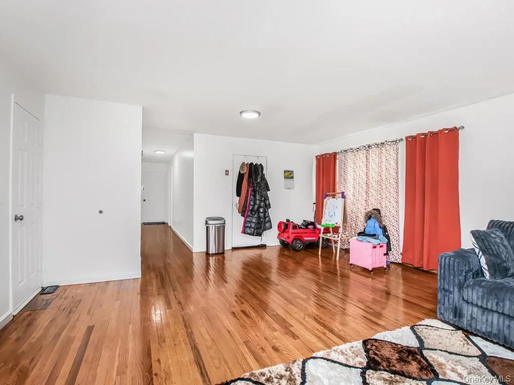 819 E 223rd Street Bronx NY 10466