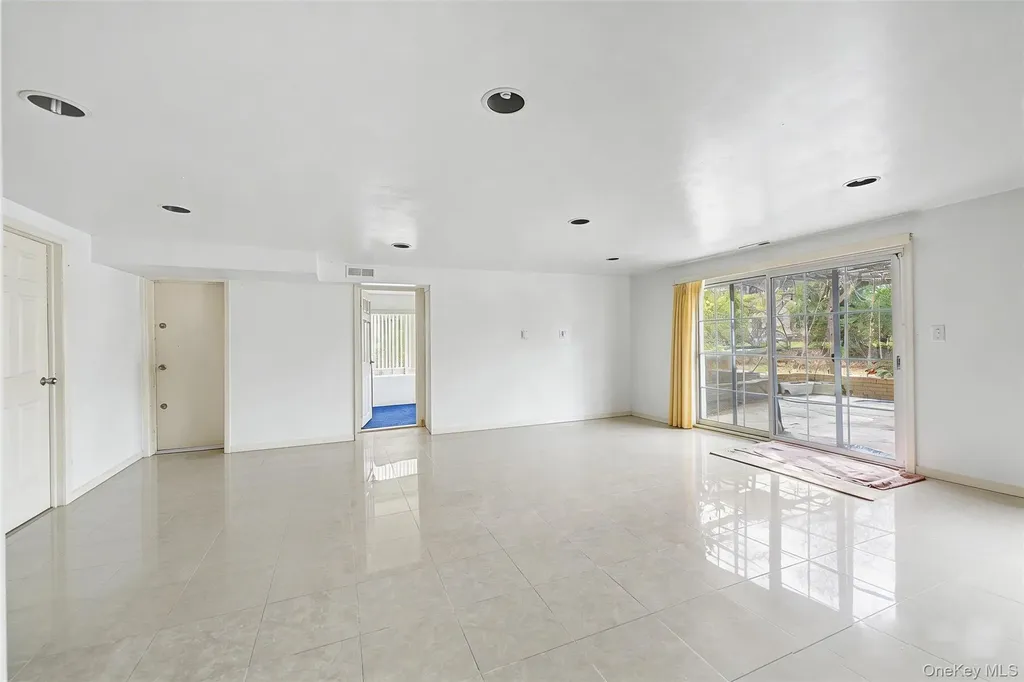 71 Horace Harding Boulevard Great Neck NY 11020