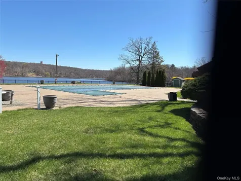 92 Lake Ridge Cove Mohegan Lake NY 10547