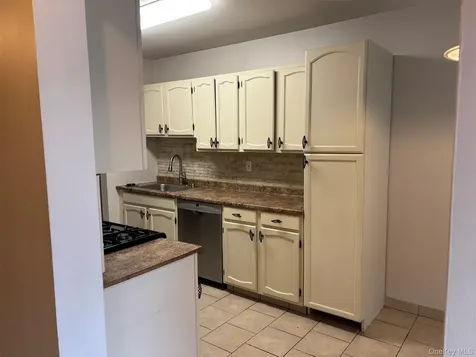 92 Lake Ridge Cove Mohegan Lake NY 10547