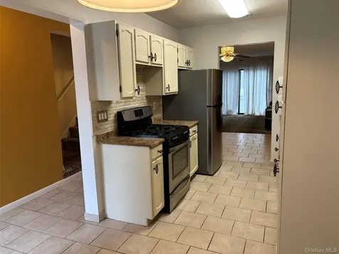 92 Lake Ridge Cove Mohegan Lake NY 10547