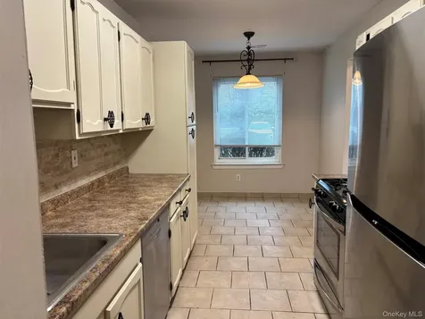 92 Lake Ridge Cove Mohegan Lake NY 10547