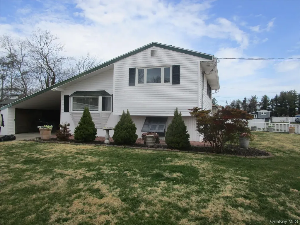 116 Holly Road Centereach NY 11720