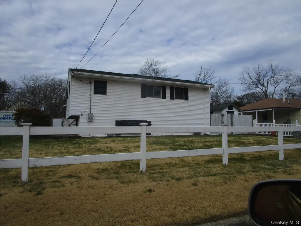 116 Holly Road Centereach NY 11720