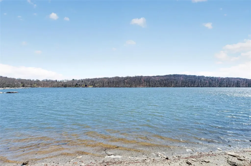3 Lakeside Road Mahopac NY 10541