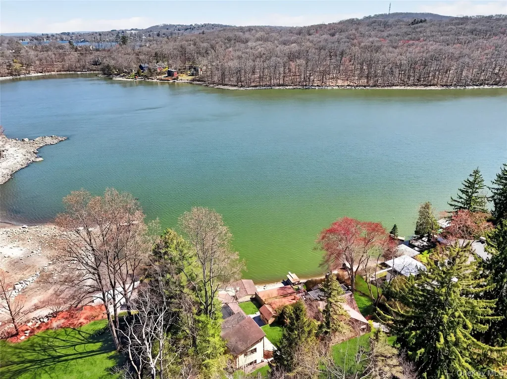 3 Lakeside Road Mahopac NY 10541