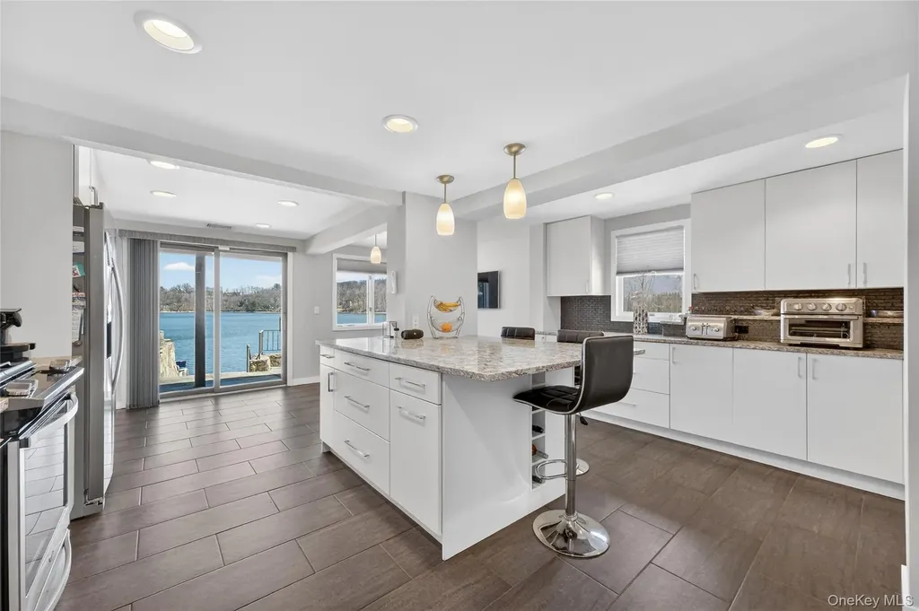 3 Lakeside Road Mahopac NY 10541