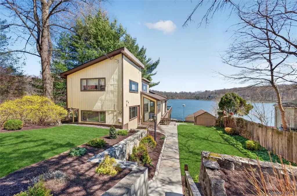 3 Lakeside Road Mahopac NY 10541