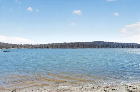 3 Lakeside Road Mahopac NY 10541