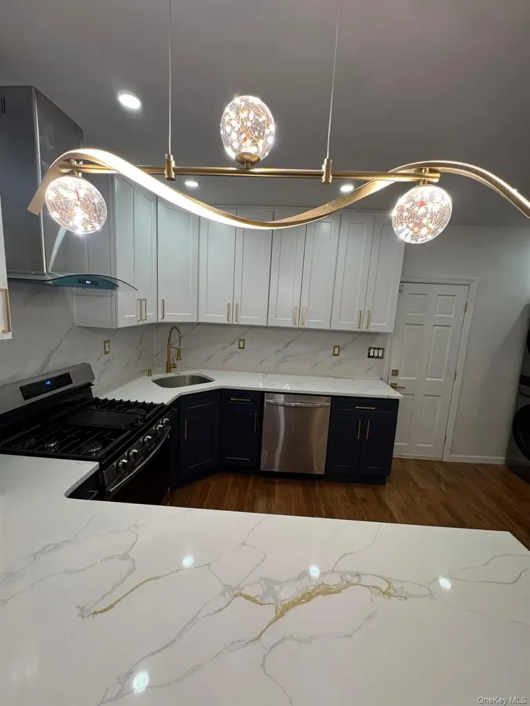 10909 169th Place Jamaica NY 11433