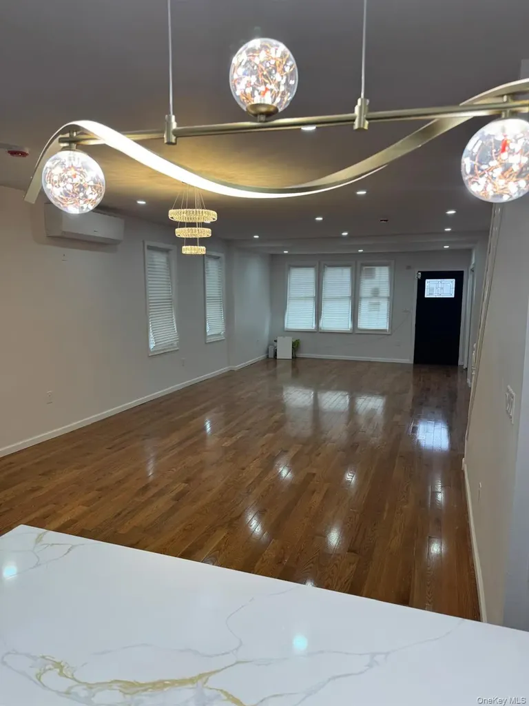 10909 169th Place Jamaica NY 11433