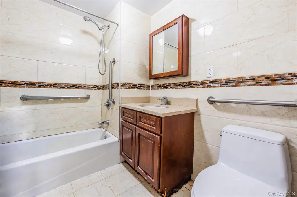 136-21 Latimer Place Flushing NY 11354