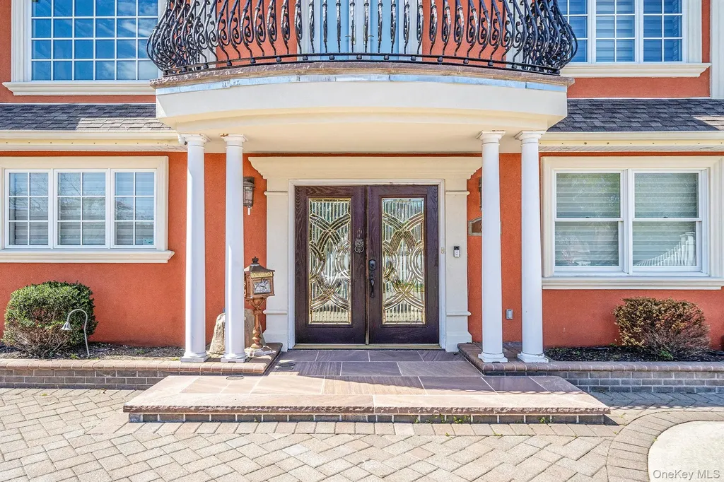 26 Grace Lane Levittown NY 11756