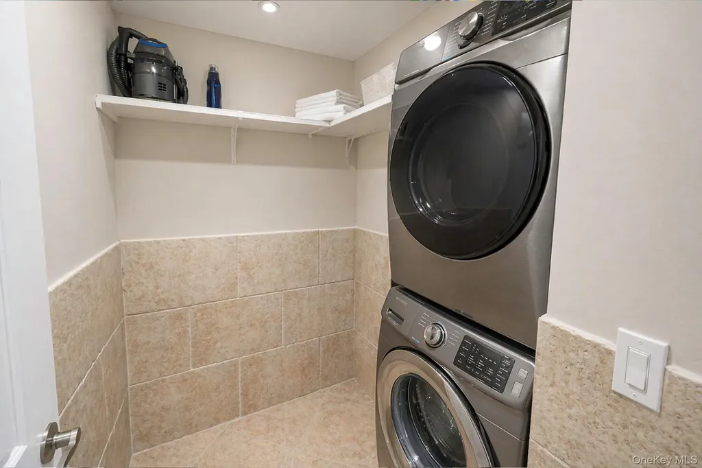 26 Grace Lane Levittown NY 11756