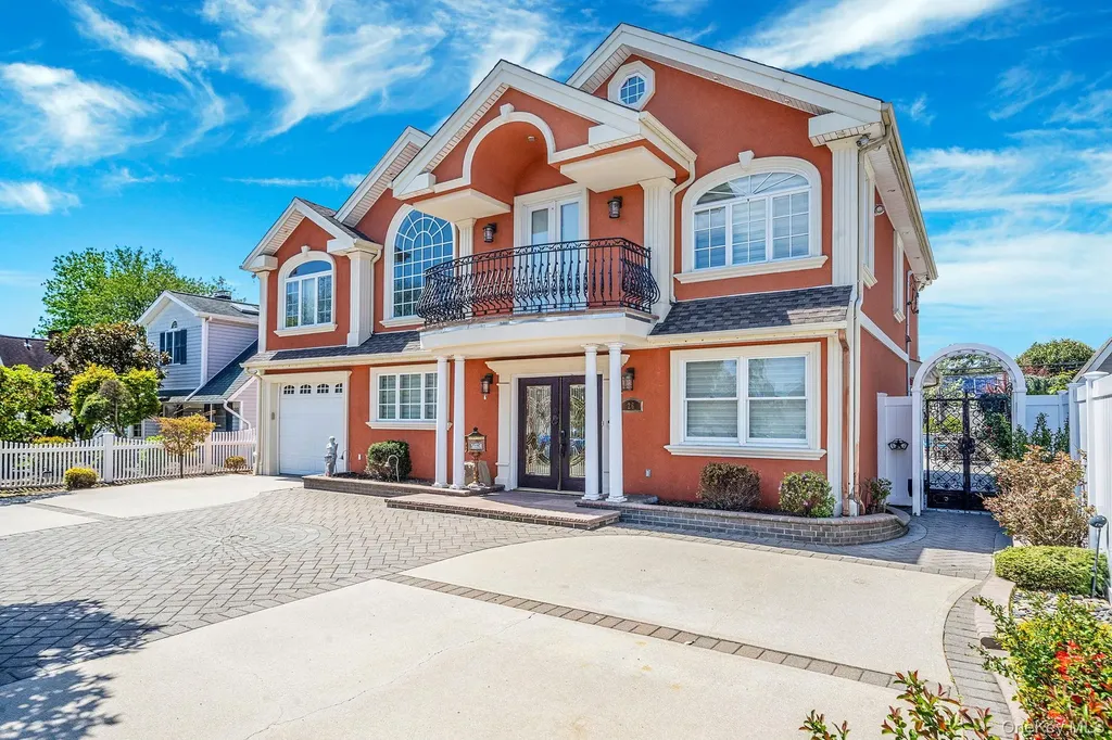 26 Grace Lane Levittown NY 11756