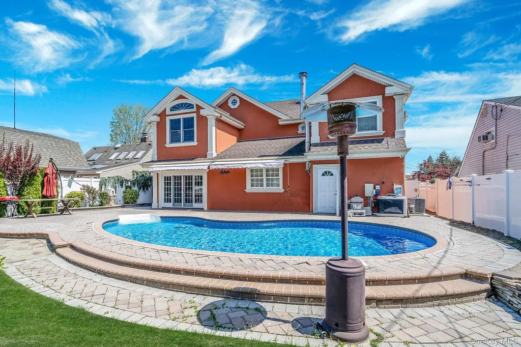 26 Grace Lane Levittown NY 11756