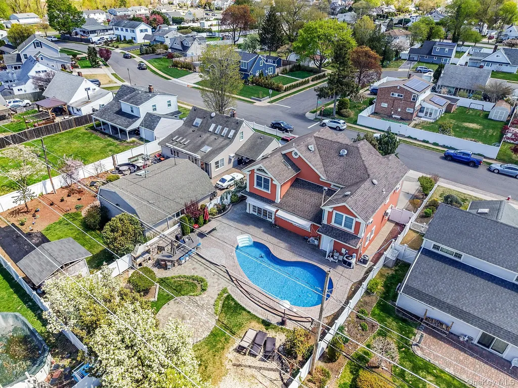 26 Grace Lane Levittown NY 11756