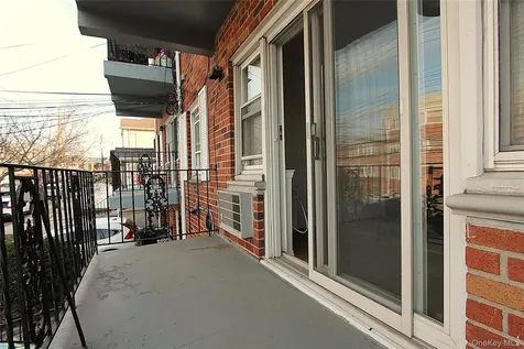 58-18 84th Place Middle Village NY 11379