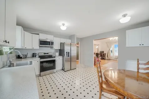 172 Lake Drive Wyandanch NY 11798